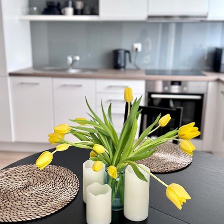 C- Home4U - Apartment With A City View Close To Aquapark, Parking In Secured Area 크라쿠프 외부 사진