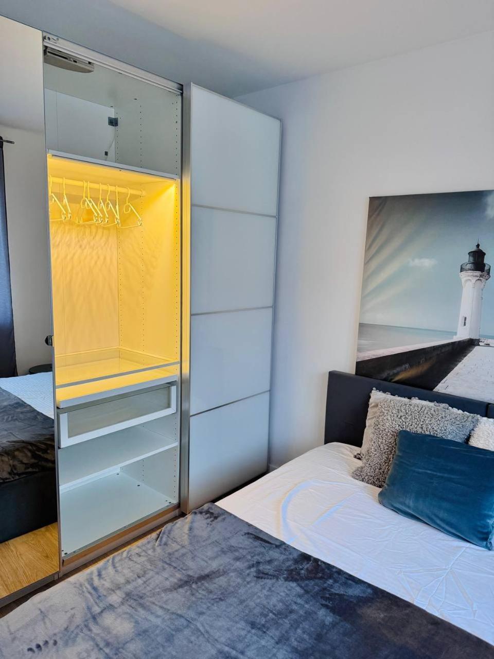 C- Home4U - Apartment With A City View Close To Aquapark, Parking In Secured Area 크라쿠프 외부 사진