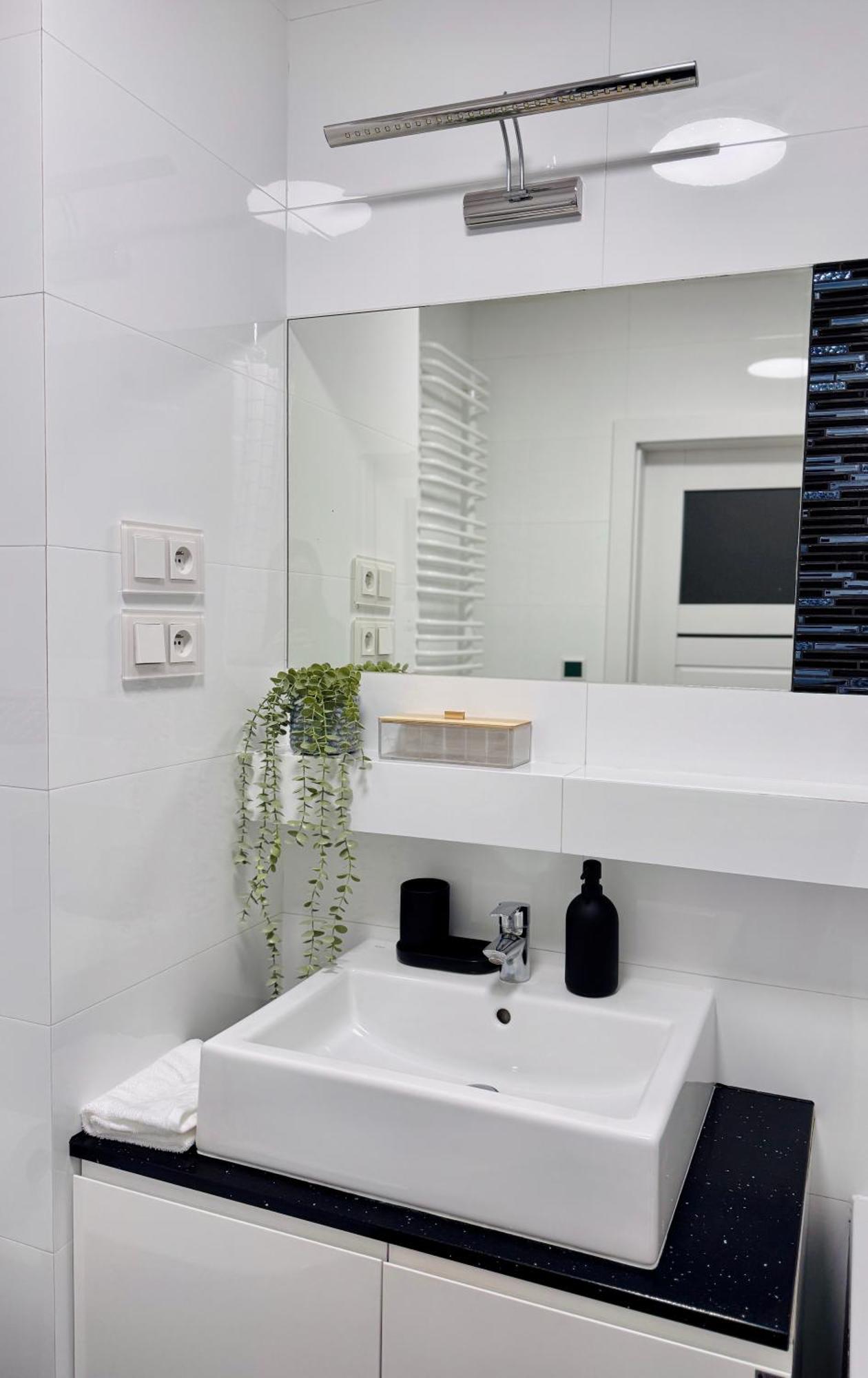 C- Home4U - Apartment With A City View Close To Aquapark, Parking In Secured Area 크라쿠프 외부 사진