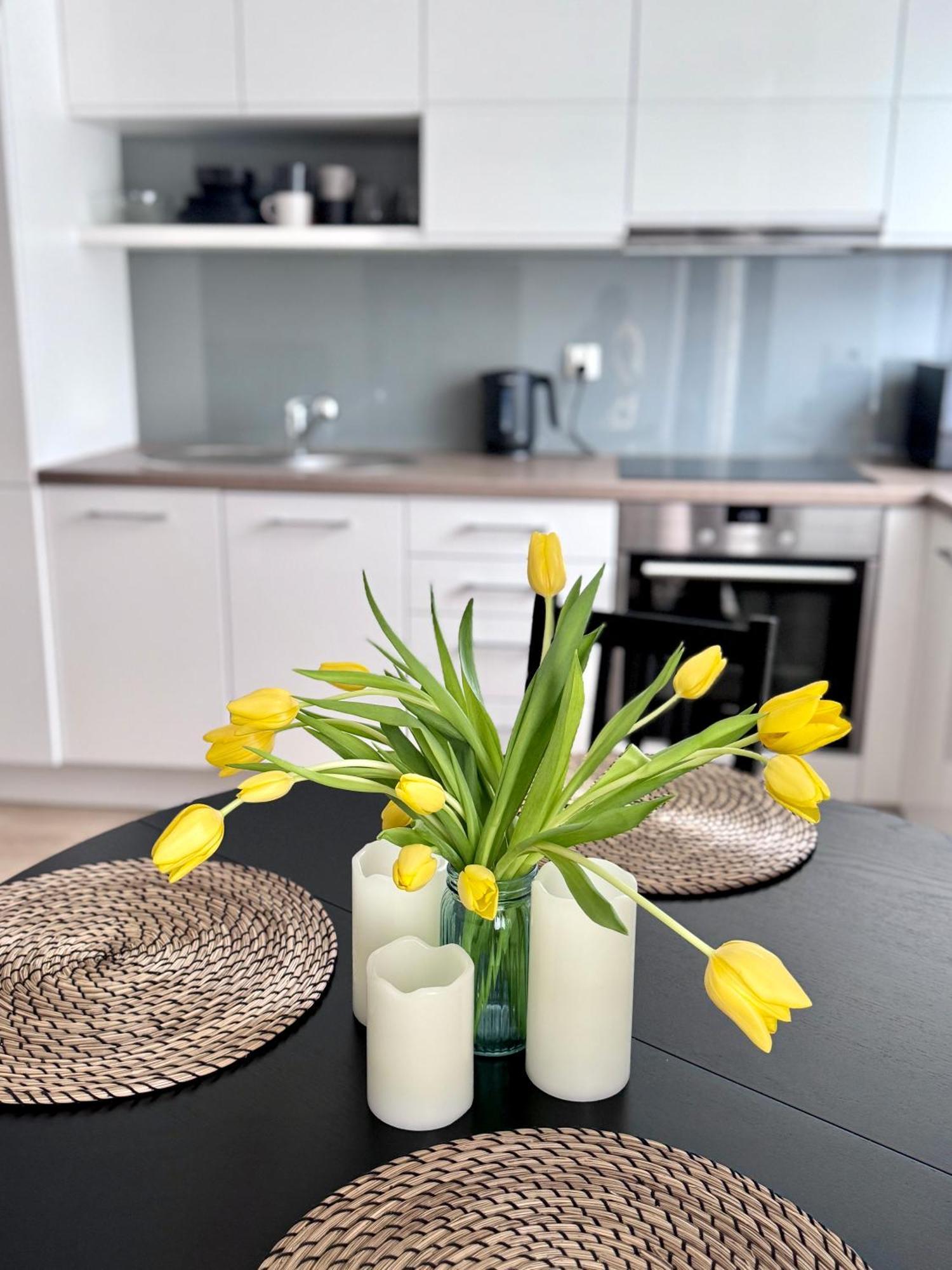 C- Home4U - Apartment With A City View Close To Aquapark, Parking In Secured Area 크라쿠프 외부 사진