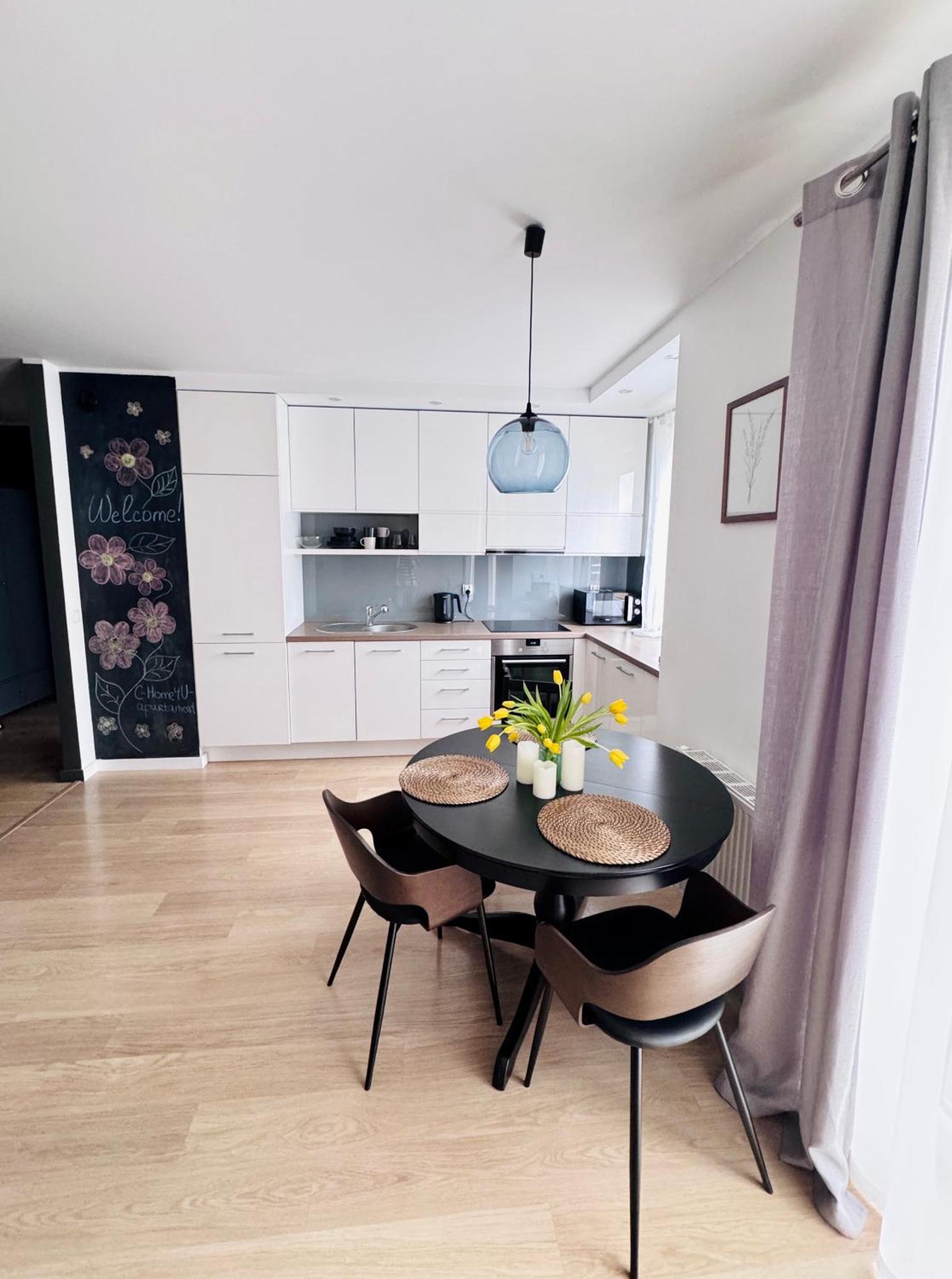 C- Home4U - Apartment With A City View Close To Aquapark, Parking In Secured Area 크라쿠프 외부 사진